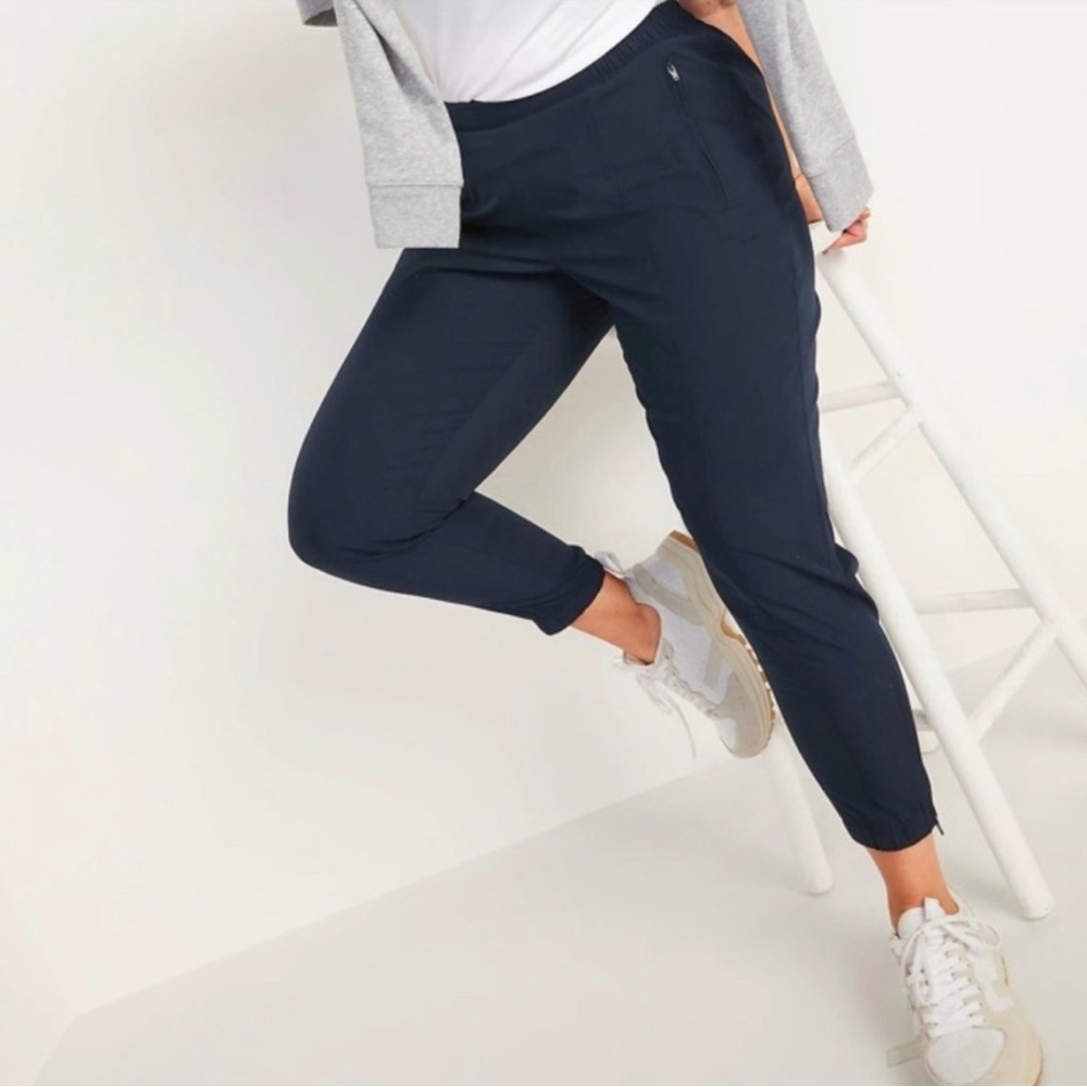 EUC- Old Navy Mid-Rise Stretchtech Zip Bottom Joggers